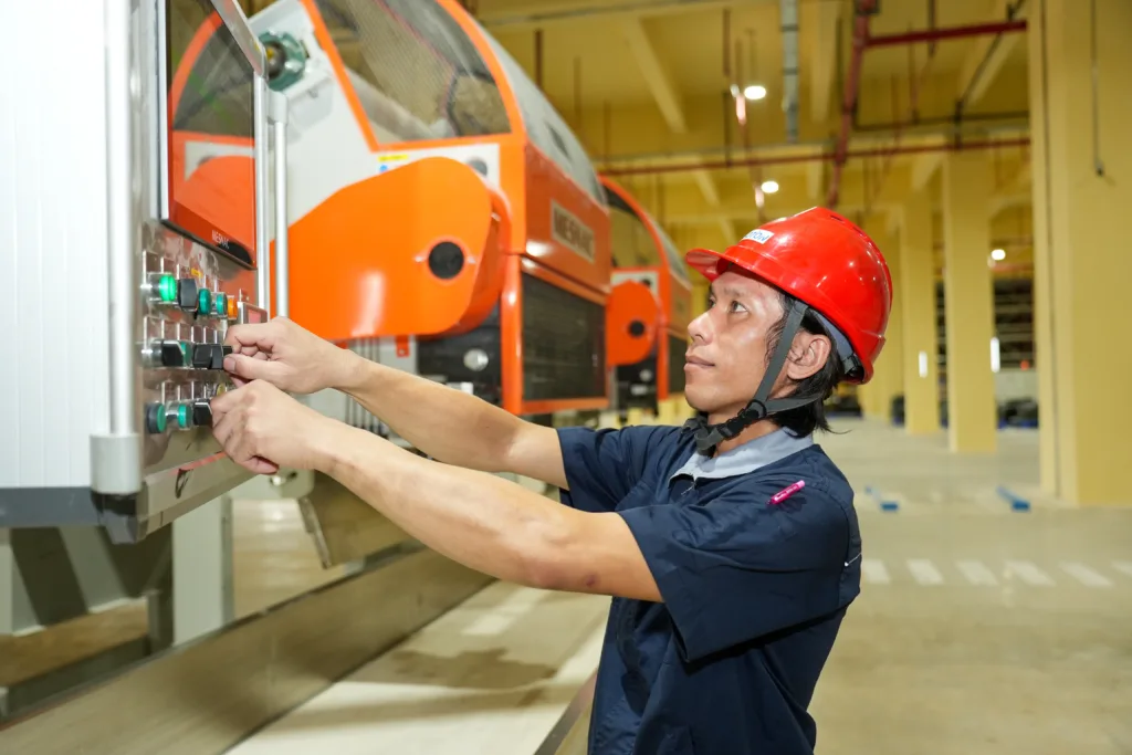 worker in thailand base 